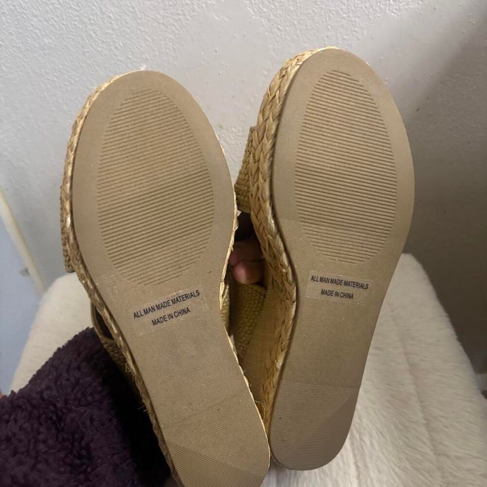Dolce Vita Women's Crisscross Wedge Platform Sandals NWOT Size 8.5 Beachy - Picture 4 of 5
